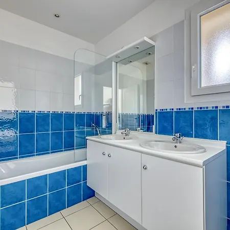 3 Pieces - Piscine - Proche *