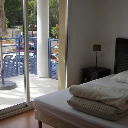3 Pieces - Piscine - Proche