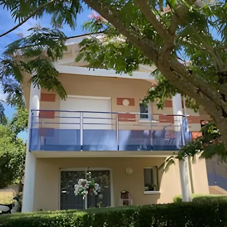 3 Pieces - Piscine - Proche Apartment *