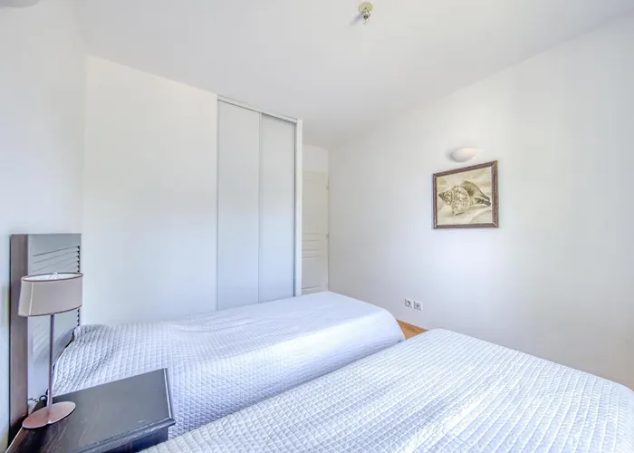 3 Pieces - Piscine - Proche