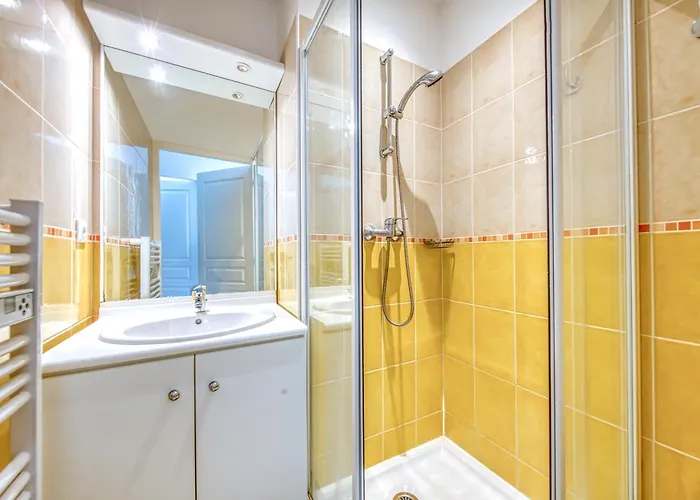 3 Pieces - Piscine - Proche Appartement *